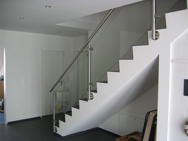 Niezawodne systemy balustrad ze stali nierdzewnej, szklane balustrady schodowe montowane z boku